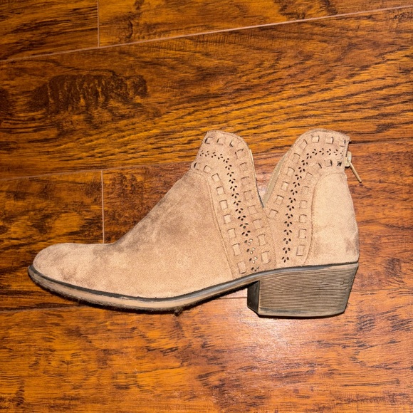 Pierre Dumas Women's Ankle Boots May-5 Suede Slip-On Booties - Picture 6 of 6
